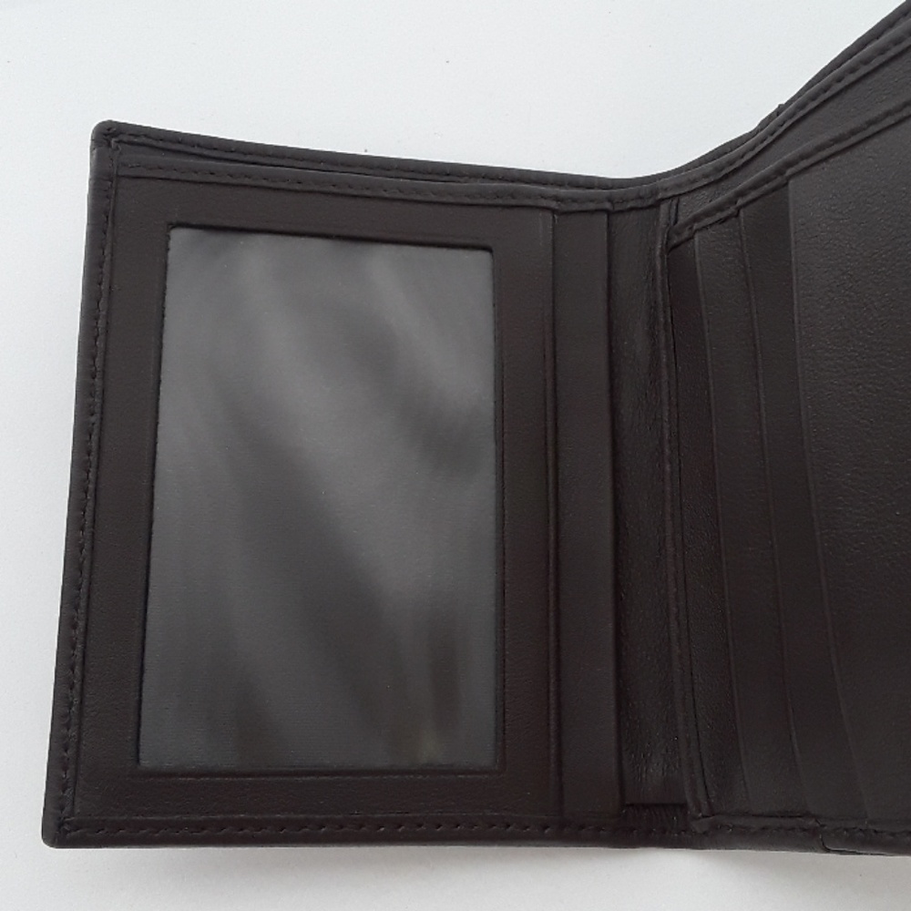 New in box 100% Authentic GUCCI wallet 322326 - Picture 6 of 8